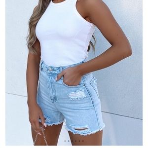 NWT White Fox Time Out Jean Shorts